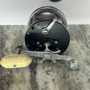Vintage Penn 60 Long Beach Saltwater Fishing Reel Deep Sea
